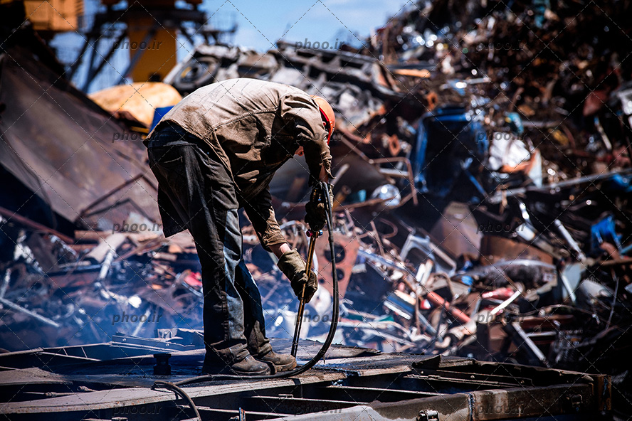 قیمت هر کیلو ضایعات آهن به عواملی همچون کیفیت و نوع ضایعات ، وزن و حجم ضایعات،